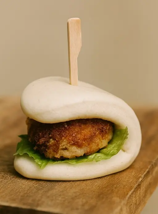 (Canape) Chicken Katsu Mantou w Caramelized Onion (1pc)
