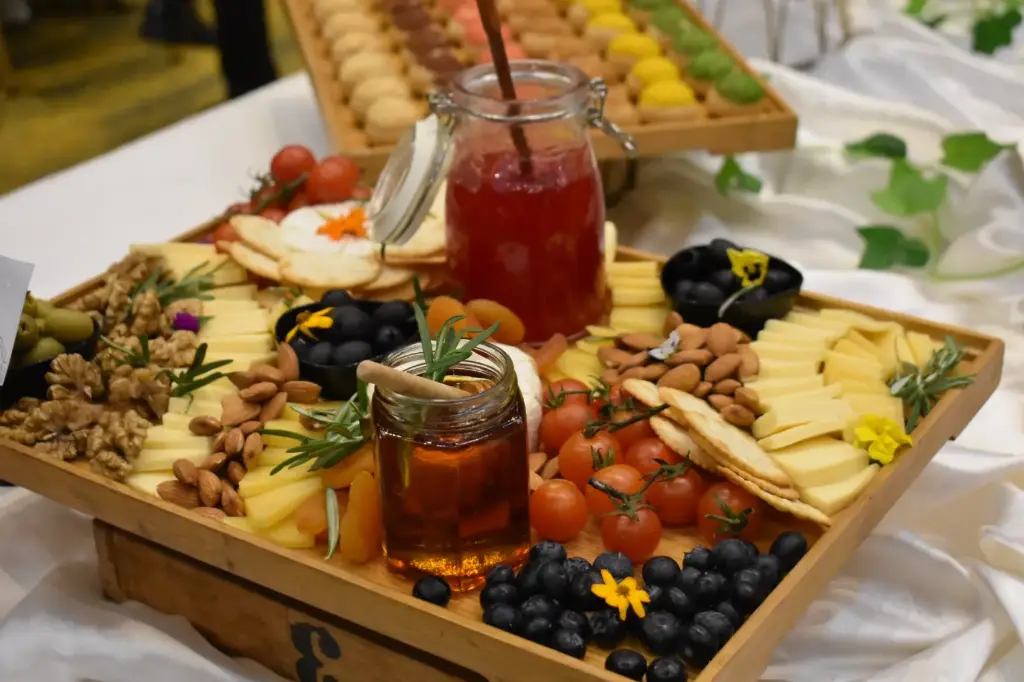 Assorted Cheese Platter (1.2kg)