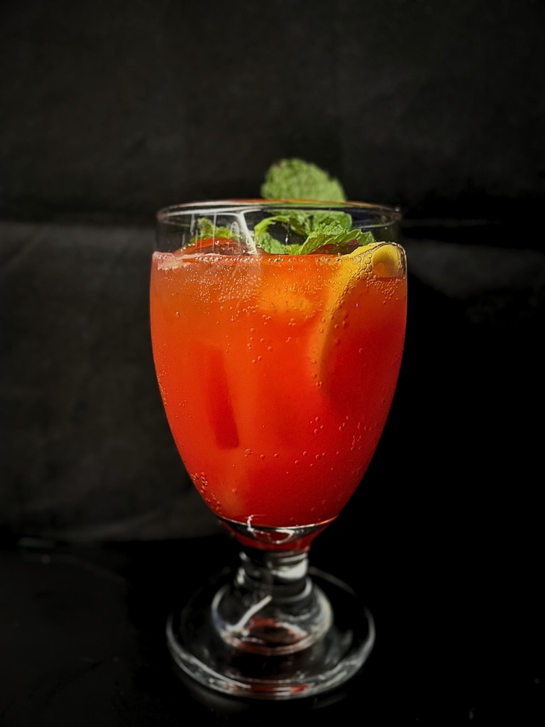 Mocktail: Sparkling Strawberry Lemonade (min 100 pax)